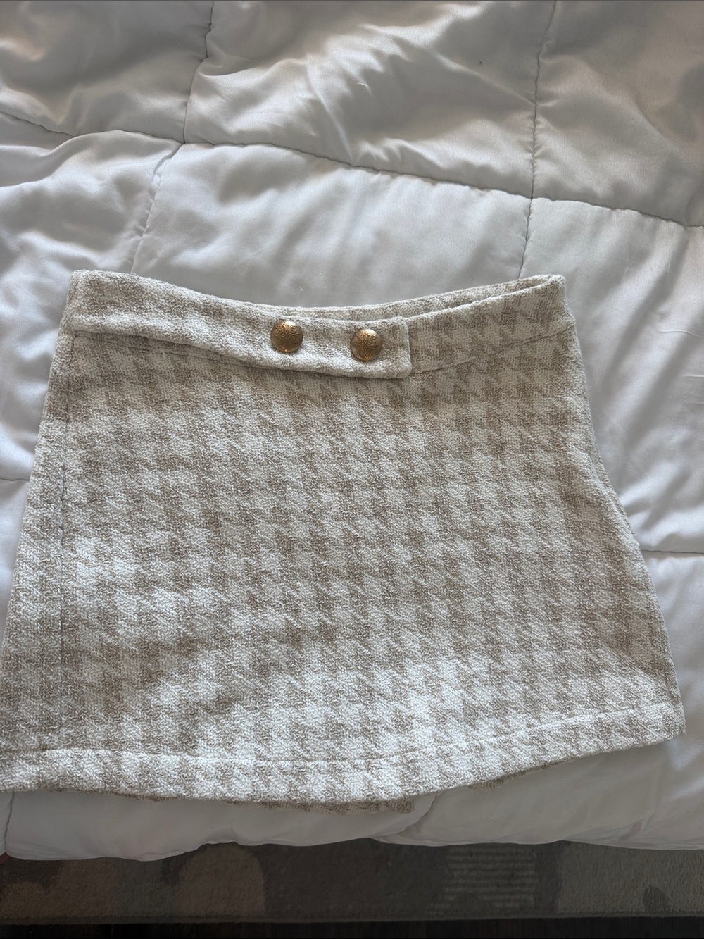 Zara Cream Beige Houndstooth Mini Skort with Gold Buttons